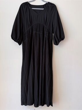 Nothing Fits But XL Flowy Black Midi Dress with V-Neck and Puff Sleeves